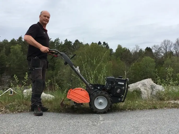 Hyr jordfräs hos Andrésen Skog & Trädgård