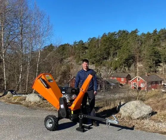 Hyr flismaskin hos Andrésen Skog & Trädgård